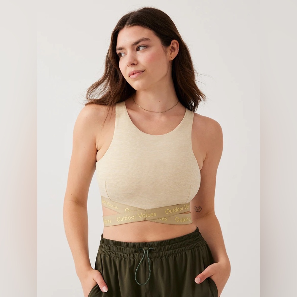 NWT Outdoor Voices M Criss Cross Crop top, Sold out online!